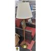 Image 1 : VINTAGE BRASS 5' FLOOR LAMP