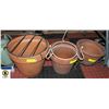 Image 1 : 3 CLAY POTS ON STANDS