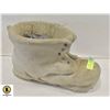 Image 1 : CONCRETE BOOT FLOWER POT