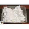 Image 1 : TOTE OF CRYSTAL GLASSWARE