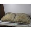 Image 1 : (2) Tahari Faux Fur Throw Pillows