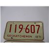 Image 2 : Pair of 1971 Saskatchewan License Plates