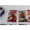 Image 2 : Mystery Tin of NHL Hockey Card Figurines