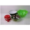 Image 3 : Lot of Assorted Kitchen Items - Pots, Bowls, Misc.