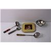 Image 3 : Lot of Antique Kitchen Tools