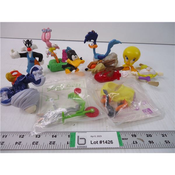 (10) McDonalds-Looney Tunes Characters