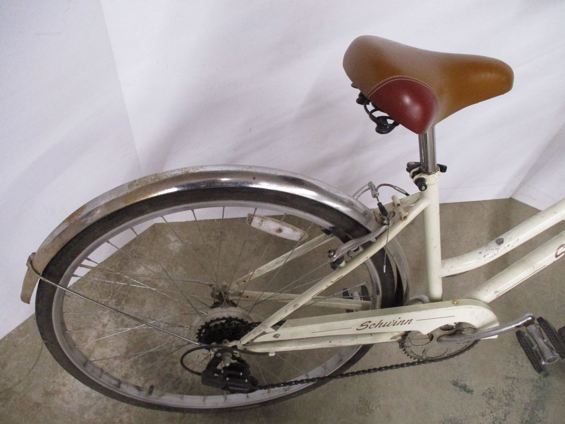 *Schwinn Gateway 7-Speed Bike - Bodnarus Auctioneering