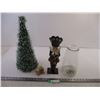 Image 1 : 17" Tree w/ Nutcracker and Misc. Christmas Decor