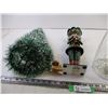 Image 4 : 17" Tree w/ Nutcracker and Misc. Christmas Decor