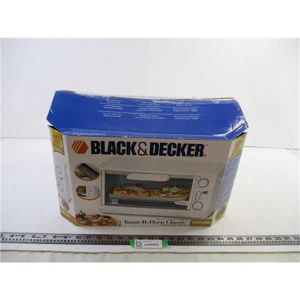 Black & Decker Toaster Oven (NIB)