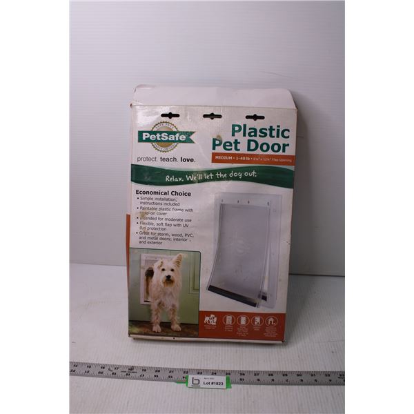 Petsafe Plastic Pet Door (NIB)