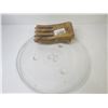 Image 6 : Filter Life Water Jug - Frying Pan - Microwave Plate - Ice Cube Trays - Pair of Wooden Salad Hands