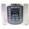 Image 5 : Instant Pot Mini Pressure Cooker (powers on)