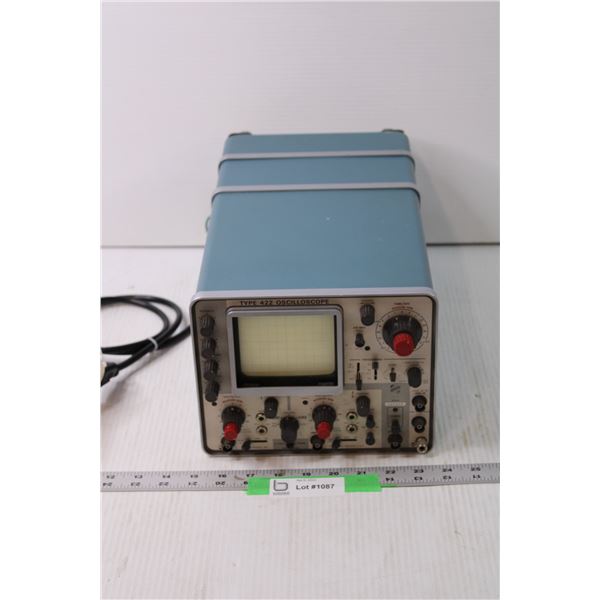 Tektronix 15 MHz Oscilloscope - 1967 to 1975 (Works, CRT Good)