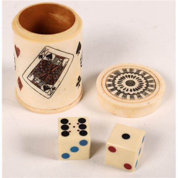 Antique Dice Gaming Cup with a Pair of Dice [161321]