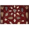 Image 2 : Arrowhead Display in Pine Box - 82 pcs [159500]