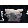 Image 2 : "Baby in Basket" Viewing Stone [159185]