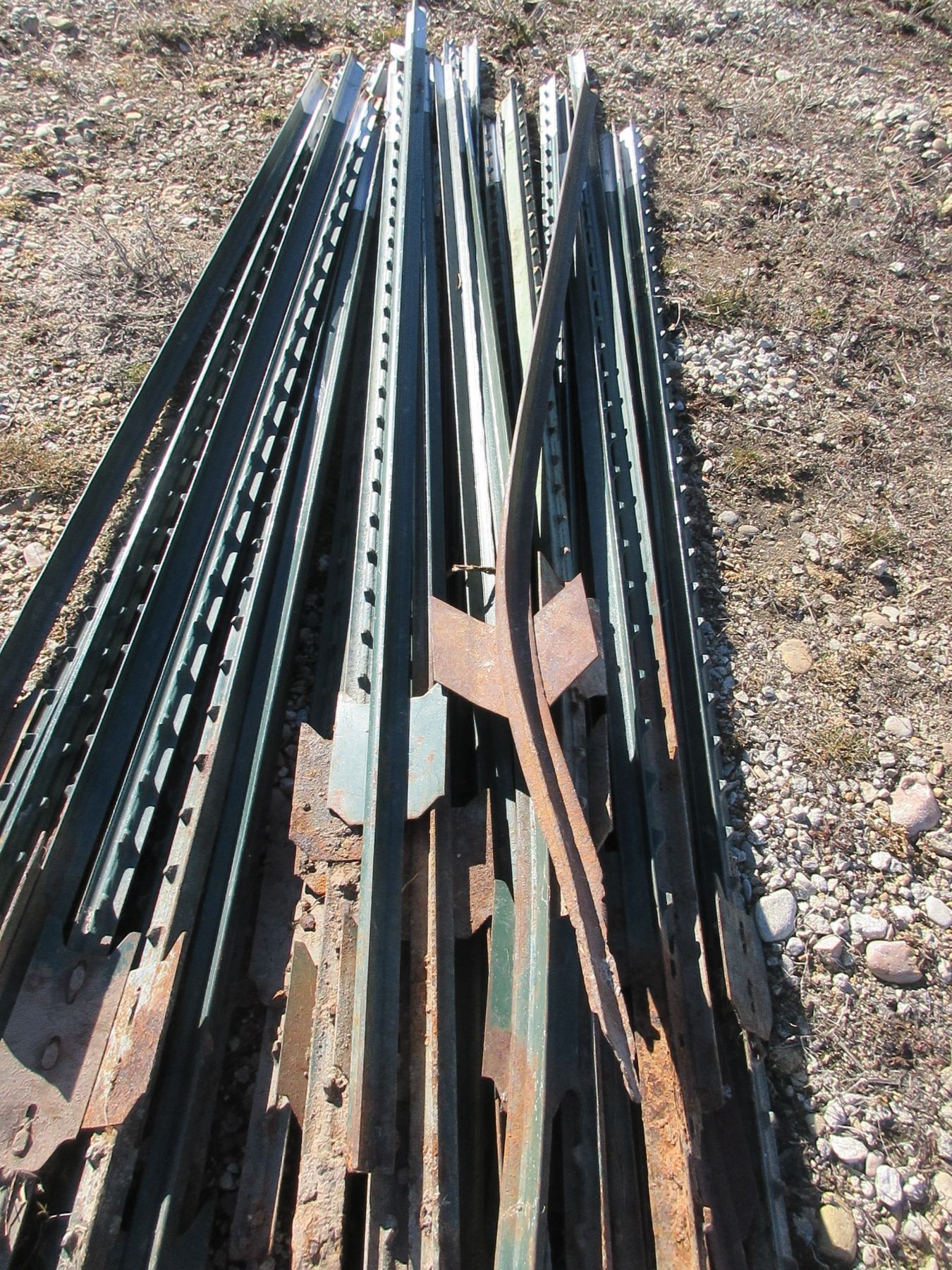 Metal Ware T Posts 25+ Steel T Posts- Most Are 6'