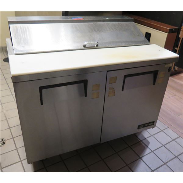 True TSSU-48-12 Sandwich/Salad Prep Table w/ Refrigerated Base