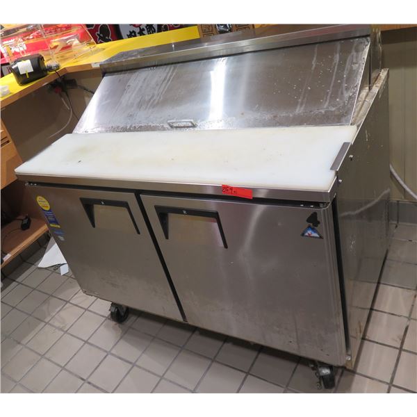 Everest EPBNR2 Sandwich/Salad Prep Table w/ Refrigerated Base