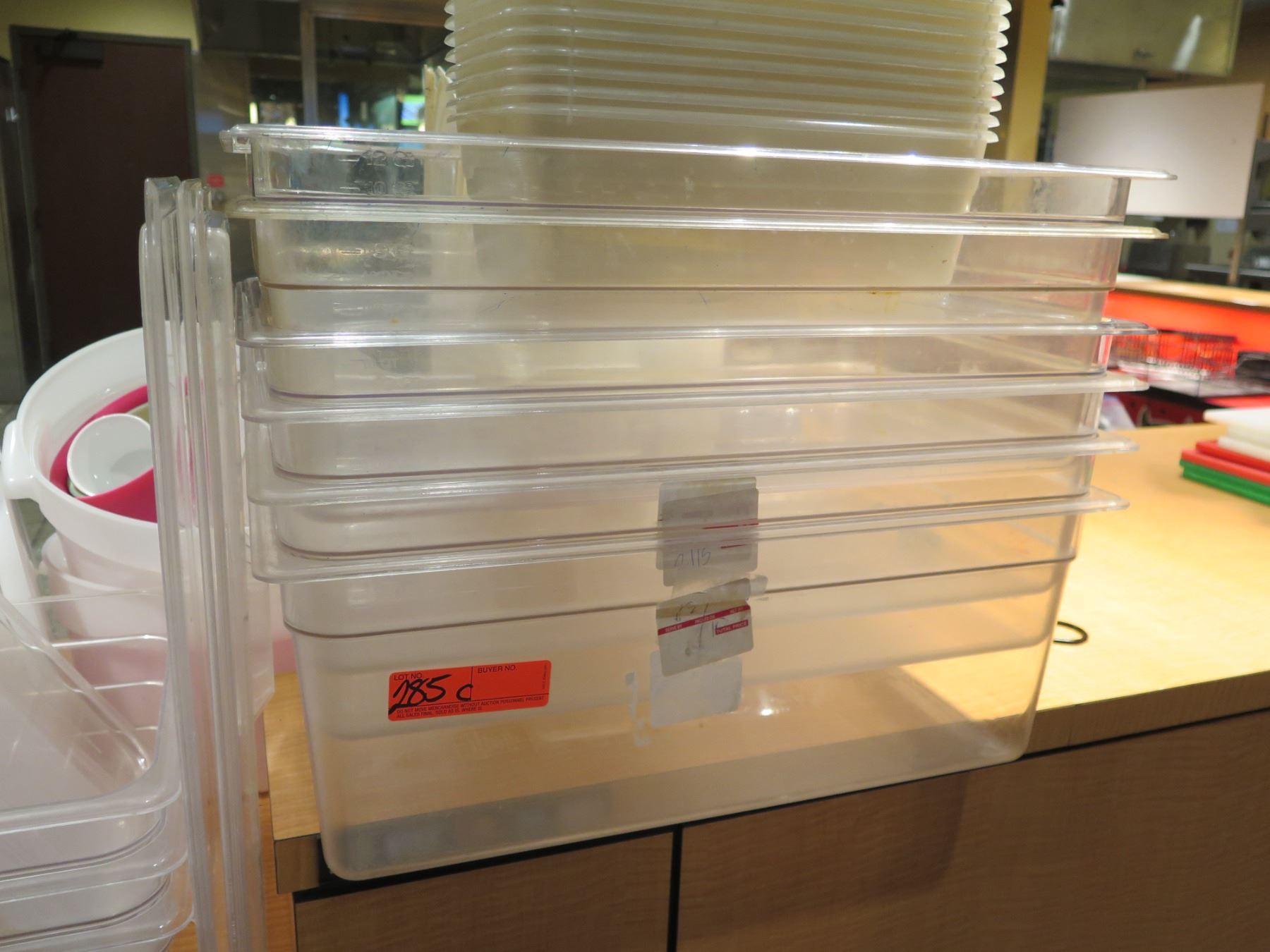 Multiple Clear Prep Table Containers (Some w/ lids)