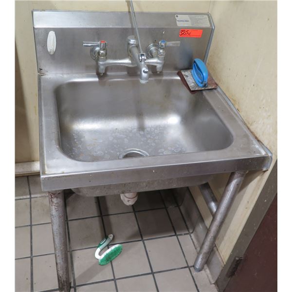 Advance Tabco Single Basin Sink 25"x22"x35"H