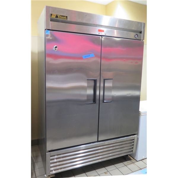 True T-49 Two-Section Reach-In Refrigerator