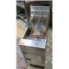 Image 1 : Pitco Commercial 2-Basket Deep Fryer
