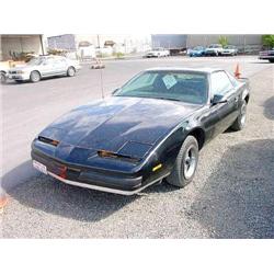 86 PONTIAC FIREBIRD 5SPD 2DR EXMT.                                    