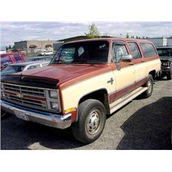 87 CHEVROLET SUBURBAN SILVERADO 4X4 4DR EXMT.                         