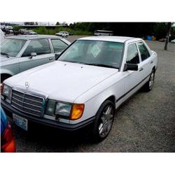 87 MERCEDES 300E EXMT.                                                