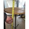 Image 1 : OUTDOOR OR MUD ROOM UTILITY ROOM TABLE