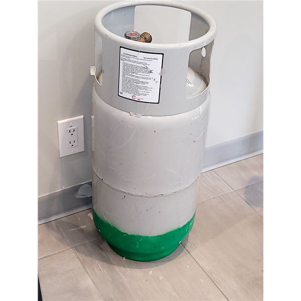 30LB PROPANE TANK FULL