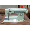 Image 2 : SEWING MACHINE WITH TABLE/DESK
