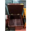 Image 2 : LEATHERETTE STORAGE OTTOMAN 17" X 17" X 17"