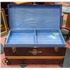 Image 2 : ANTIQUE STORAGE TRUNK