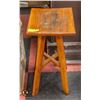 Image 1 : WOOD STOOL CRACKED TOP 11.5" X 11.5" X 24"