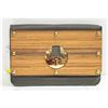 Image 1 : NEW GREY LEATHERETTE W FAUX WOOD CROSS BODY PURSE