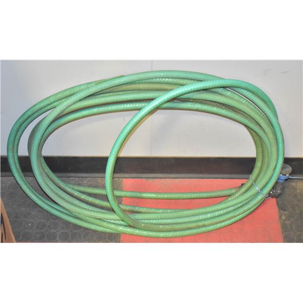 GARDEN HOSE WITH SPRAY NOZZLE