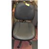 Image 1 : BLACK SWIVEL OFFICE CHAIR