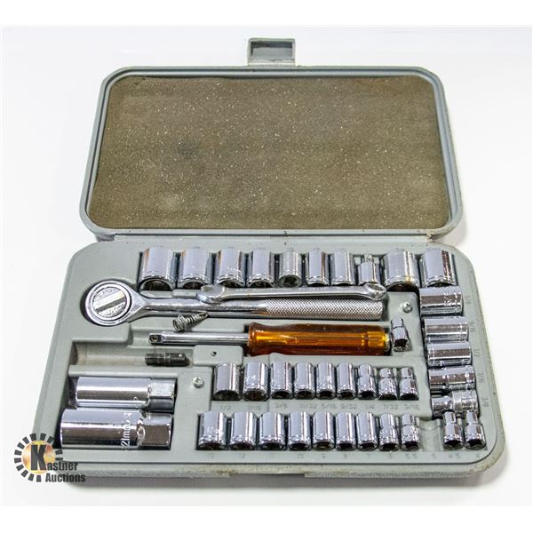 AUTO SOCKET SET CASE