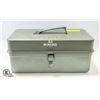 Image 1 : OLD MILWAUKEE TOOL BOX OF TOOLS