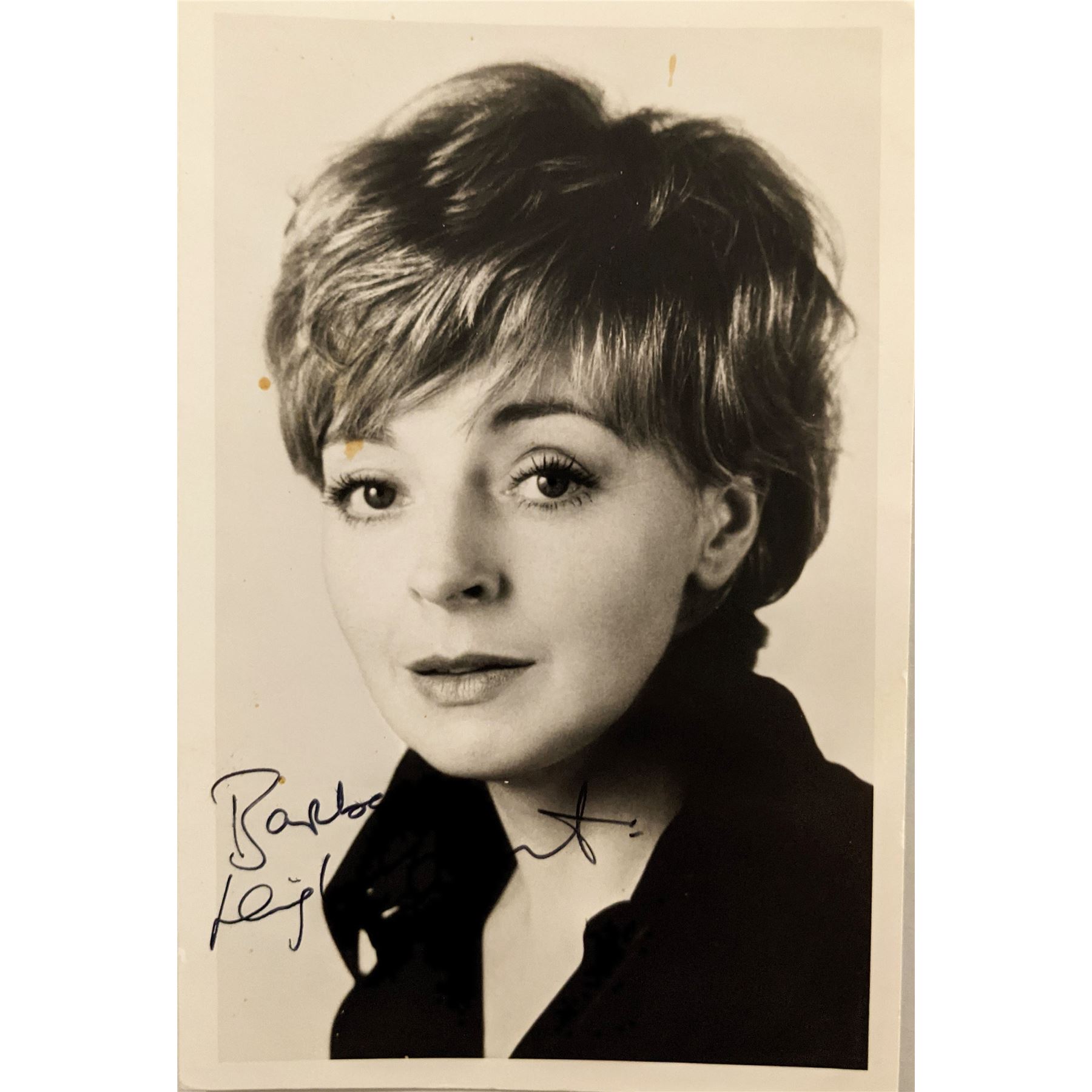Barbara LeighHunt signed photo