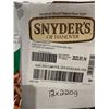 Image 3 : CASE LOT Snyder's Gluten Free Pretzel Sticks 12 x 220g