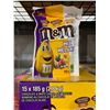 Image 2 : CASE LOT M&M Mix Chocolate & White Chocolate Candies 15x185g