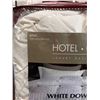 Image 2 : Hotel Grand Luxury Basic Bedding White Down Duvet King Size All season Medium Weight