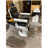 Image 2 : Antique - 1930s Emil J. Paider Barber Chair with Black Leather Upholstery and White Porcelain, Recli