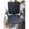Image 1 : Rolling Upholstered Black Office Chair
