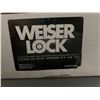 Image 2 : Weiser Lock Keyed Deadbolt & Door Handle Set