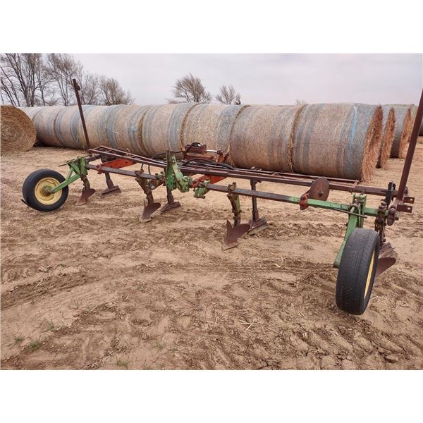 John Deere Tool Bar Cultivator